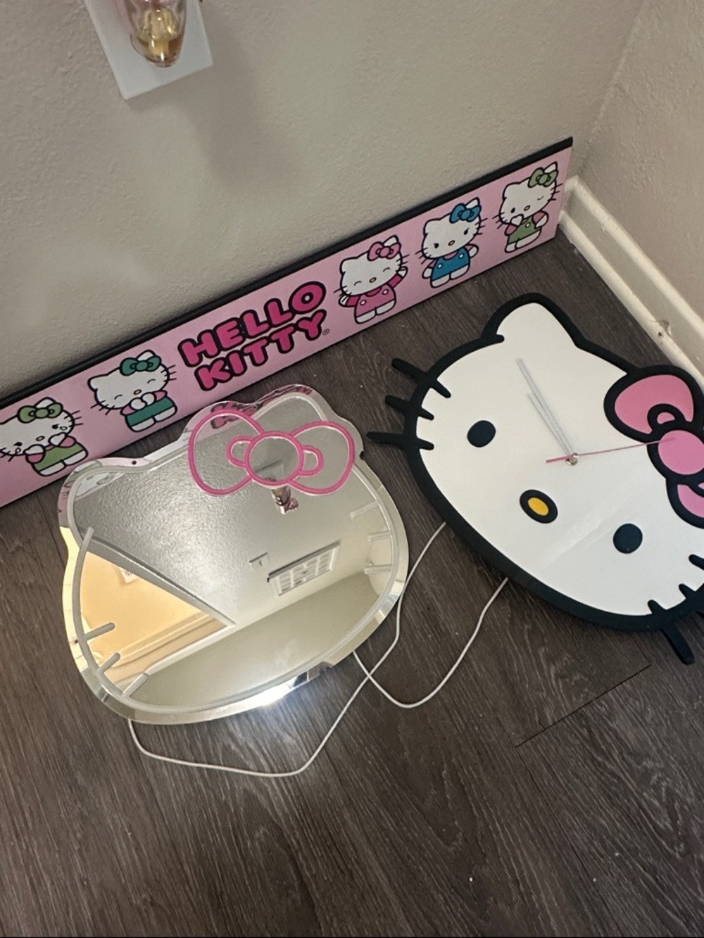 Hello Kitty Pink & White Mirror and Face Clock Set